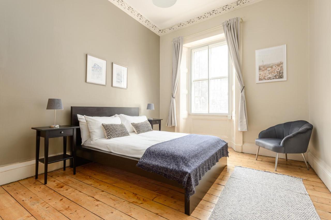 2 Bed Old Town Apartment - Next To Castle, Edinburgh